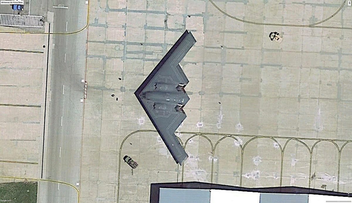 懷特曼空軍基地上的 B-2 轟炸機